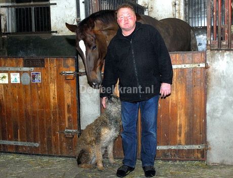 CDA-raadslid Peter Stevens bij zijn viervoeters